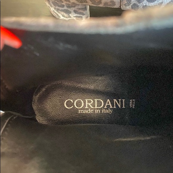 NWOT Cordani “Queenie” Gray Ankle Boot - Picture 9 of 9